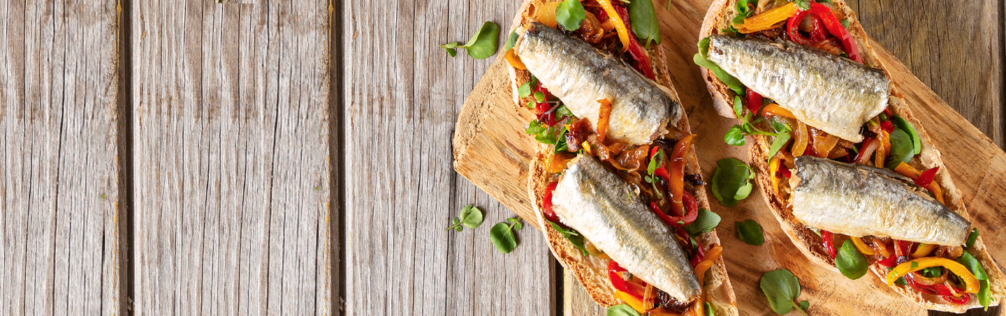 Imagem Torricado de sardinhas em lata com pimento e agriao