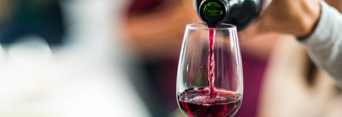 Imagem O Vinho Tinto: Como fazer, escolher e saborear