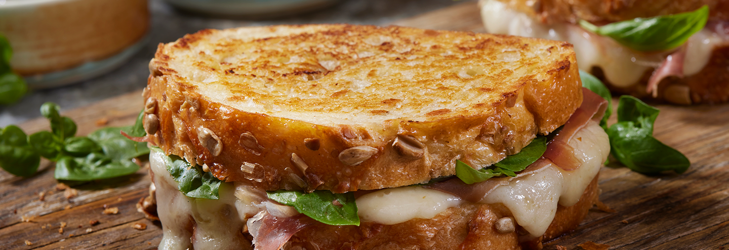 Imagem Sandes de presunto e queijo brie