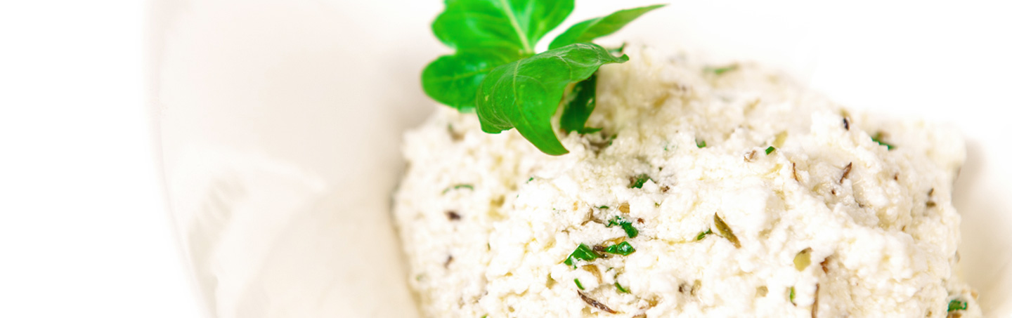 Imagem MOUSSE DE REQUEIJAO COM ERVAS FINAS