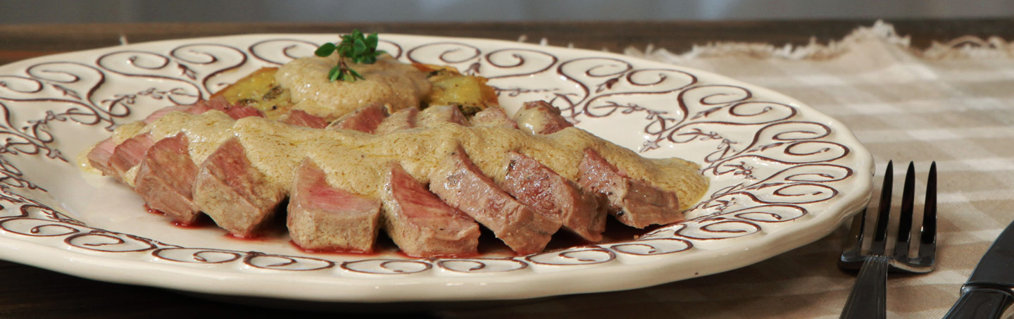 Imagem NACO DE VITELA COM MOLHO DE FIGADO DE PATO